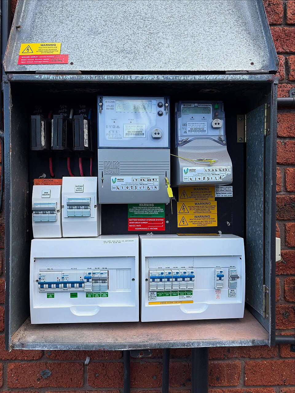 Solar inverter, battery storage and switchboard integration